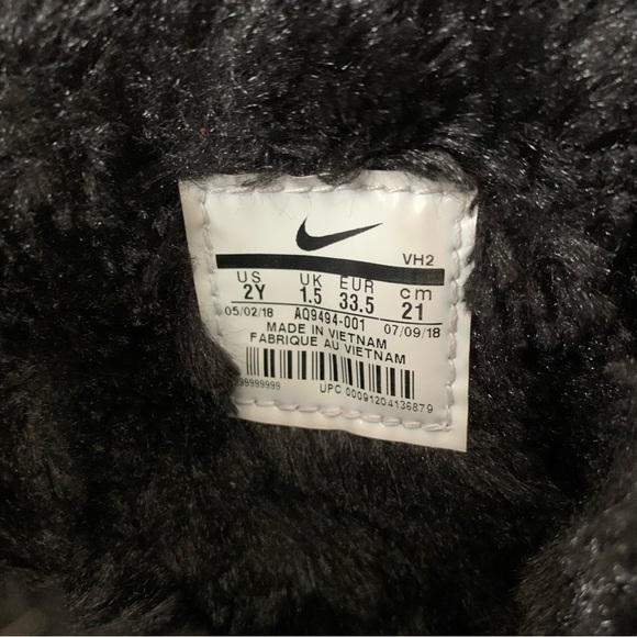 NIKE Venture GS Black White Girls Winter Boots size 2Y - Picture 10 of 13